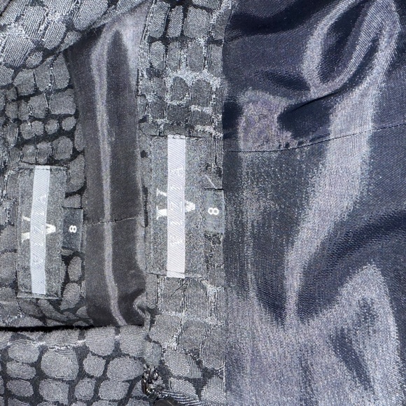 Vintage, elegant, black skirt suit, gold accents Vizia size 8 - Picture 5 of 7